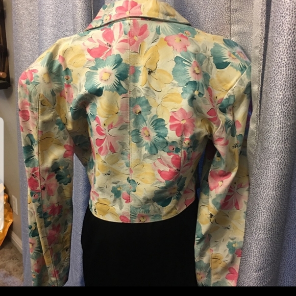 80s VINTAGE CROPPED FLORAL LEATHER JACKET - Picture 4 of 8